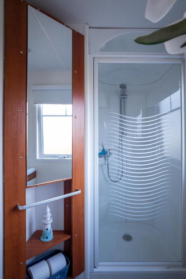 הוילה Tzummarum Knus En Modern Ingericht Chalet Met Gratis Wifi מראה חיצוני תמונה